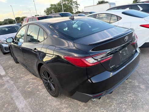 Used 2025 Toyota Camry SE FWD image 4
