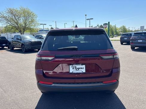 New 2026 Jeep Grand Cherokee Altitude AWD/4WD image 30