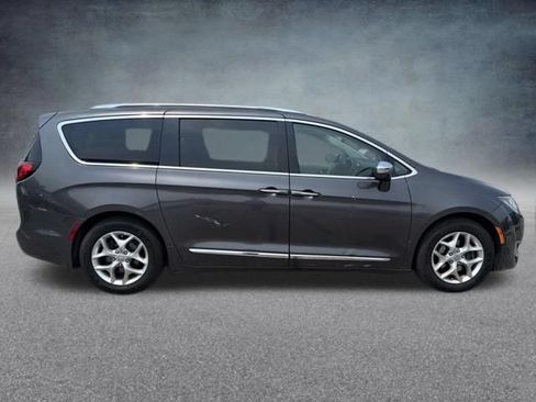 Used 2019 Chrysler Pacifica Limited FWD image 5