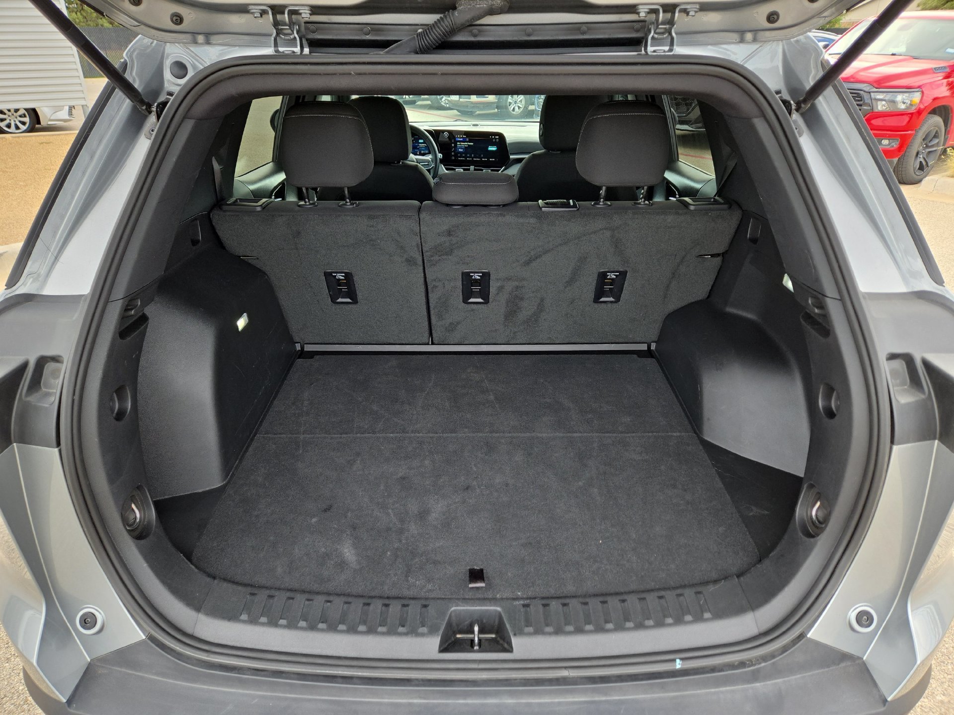 Used 2026 Chevrolet Equinox LT FWD image 12