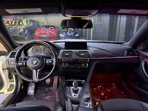 Used 2017 BMW M4 Coupe RWD image 17