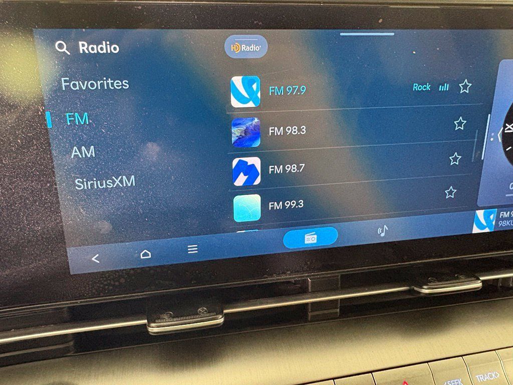 Used 2025 Hyundai Kona SEL FWD image 28