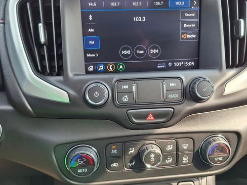 Used 2021 GMC Terrain SLT w/ Infotainment Package II AWD/4WD image 19