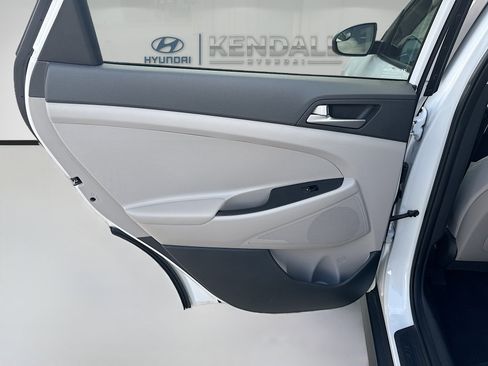 Used 2018 Hyundai Tucson SE w/ Cargo Package AWD/4WD image 22