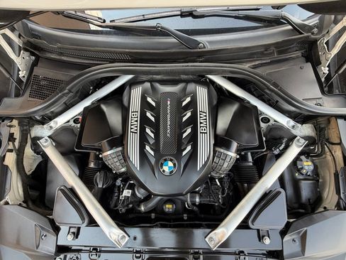Used 2020 BMW X7 M50i w/ Dynamic Handling Package AWD/4WD image 9