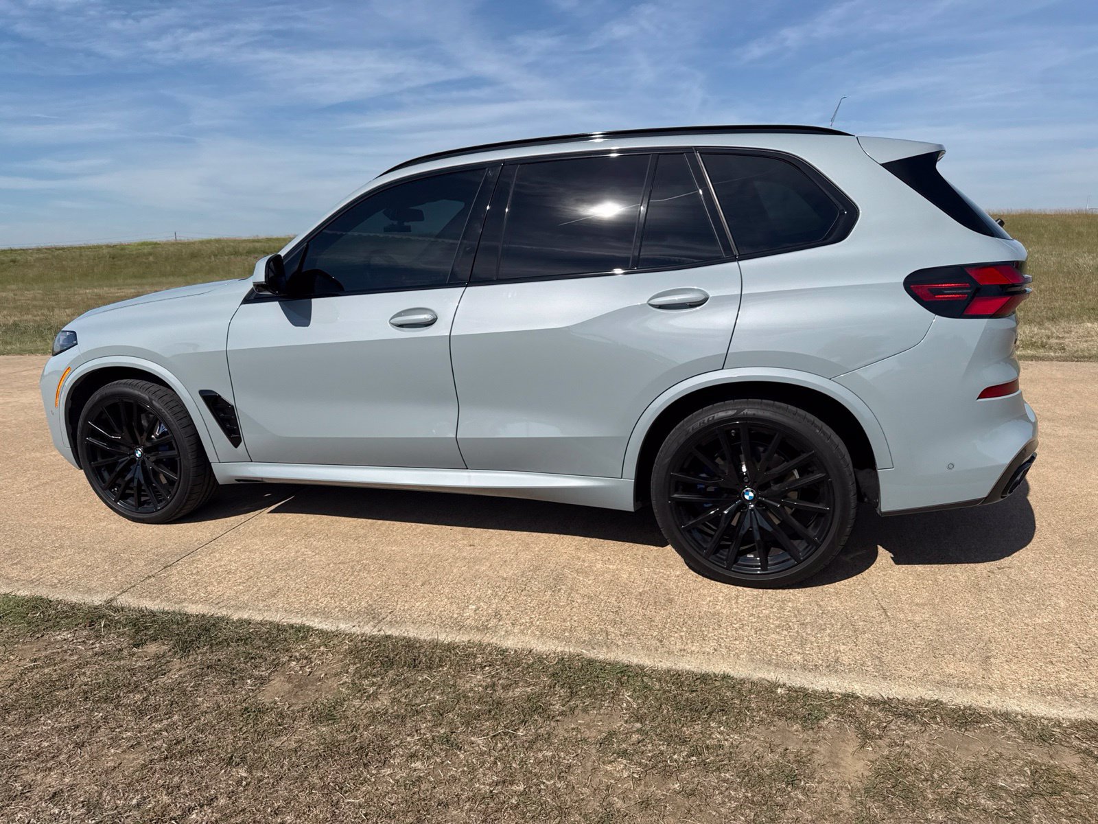 Used 2025 BMW X5 xDrive40i w/ Executive Package AWD/4WD image 6