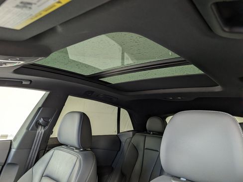 Used 2021 Audi Q8 Premium image 19