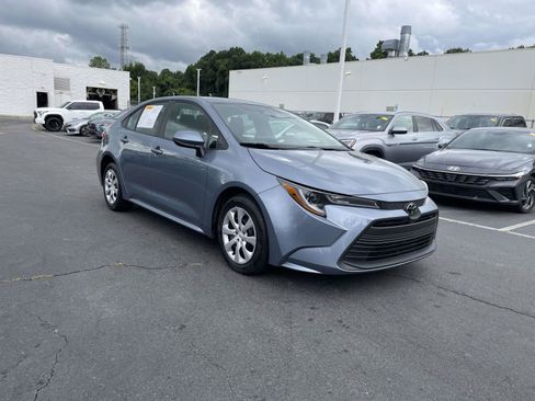 Used 2023 Toyota Corolla LE FWD image 1