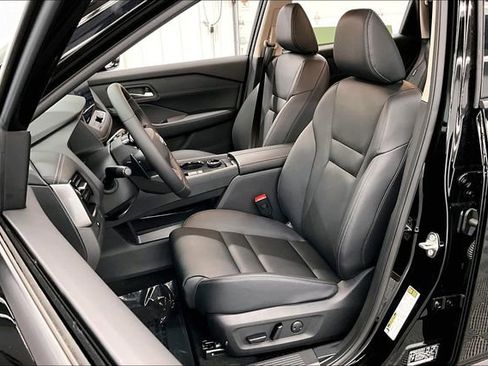 New 2025 Nissan Rogue SL AWD/4WD image 9