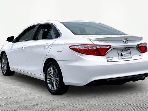 Used 2016 Toyota Camry SE FWD image 4