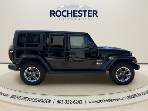 Used 2019 Jeep Wrangler Unlimited Sahara w/ Dual Top Group AWD/4WD image 7