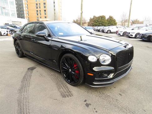 Used 2023 Bentley Flying Spur W12 image 5