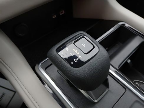 Used 2024 Nissan Pathfinder SV w/ Black Appearance Package image 11