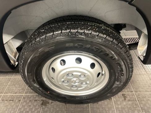 Used 2023 RAM ProMaster 2500 FWD image 12