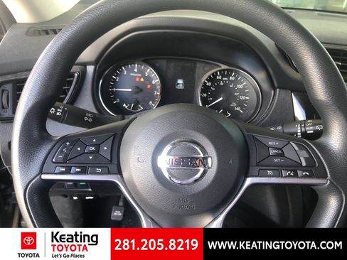 Used 2017 Nissan Rogue S FWD image 11