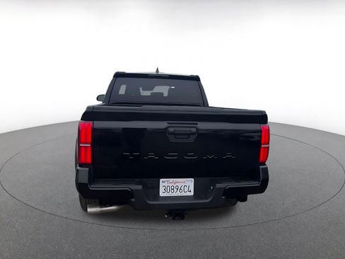 Used 2025 Toyota Tacoma TRD Off-Road image 12