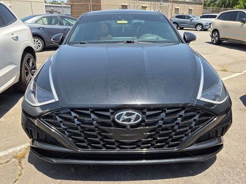 Used 2021 Hyundai Sonata Limited FWD image 2