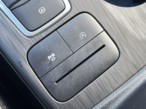 Used 2022 Ford Escape SE w/ Convenience Package FWD image 32