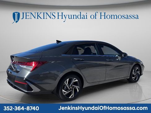 New 2026 Hyundai Elantra Limited FWD image 3