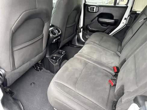 Used 2018 Jeep Wrangler Unlimited Sport S image 18