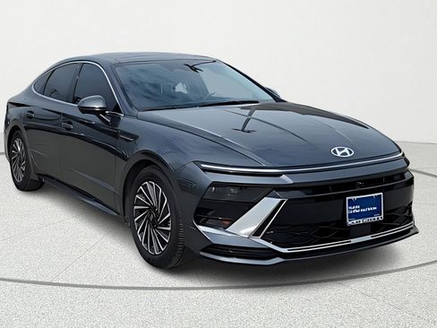 Certified 2025 Hyundai Sonata Limited image 1