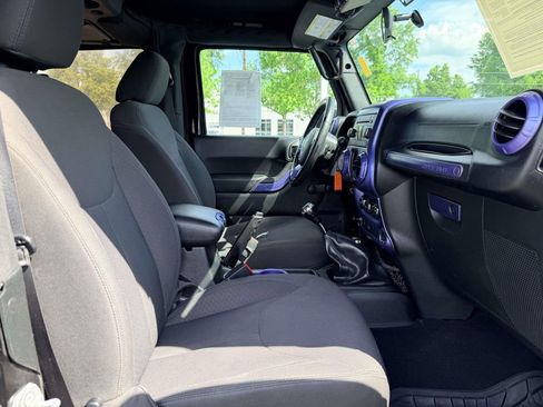 Used 2018 Jeep Wrangler Sport image 12