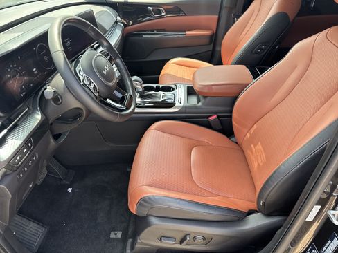 Used 2024 Kia Carnival SX Prestige FWD image 5