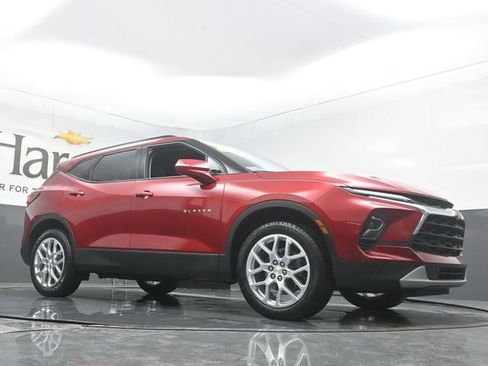 Used 2024 Chevrolet Blazer LT image 2