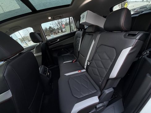New 2026 Volkswagen Atlas Peak Edition image 32