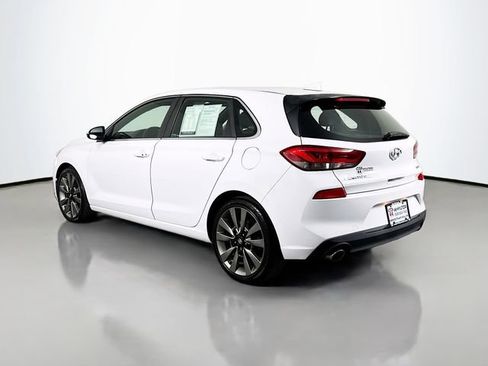 Used 2018 Hyundai Elantra GT Sport image 6