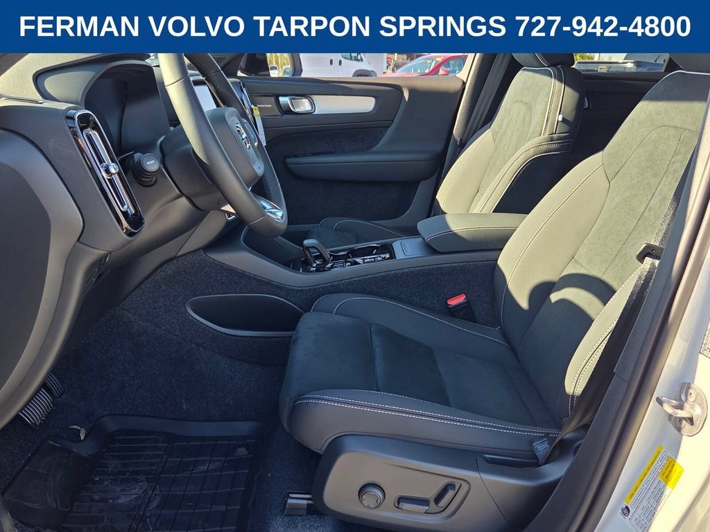 New 2026 Volvo XC40 B5 Ultra w/ Protection Package Premier AWD/4WD image 13