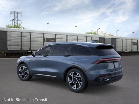 New 2026 Lincoln Nautilus Premier AWD/4WD image 4