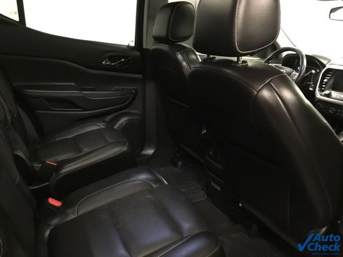 Used 2019 GMC Acadia SLT image 35