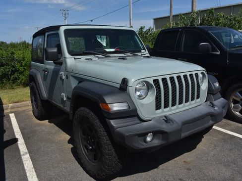 Used 2024 Jeep Wrangler Sport AWD/4WD image 3