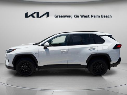 Used 2024 Toyota RAV4 XLE w/ Convenience Package FWD image 4