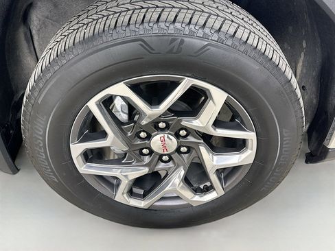 Used 2024 GMC Sierra 1500 SLT w/ SLT Premium Plus Package AWD/4WD image 11