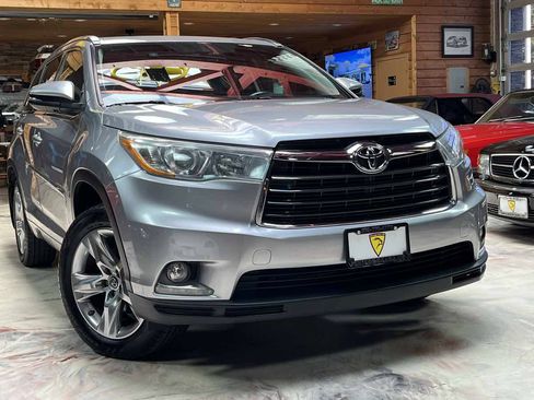 Used 2016 Toyota Highlander Limited AWD/4WD image 4