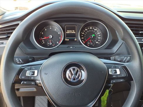 Used 2020 Volkswagen Tiguan S image 18
