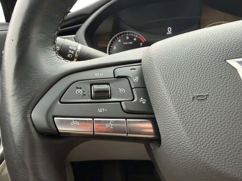 Used 2023 Cadillac XT4 Luxury w/ Cold Weather Package AWD/4WD image 26