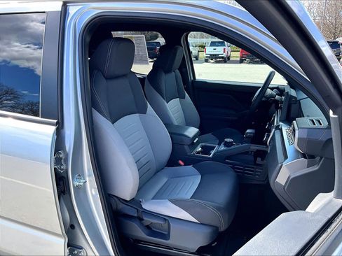 Used 2025 Toyota Tacoma TRD Off-Road AWD/4WD image 11