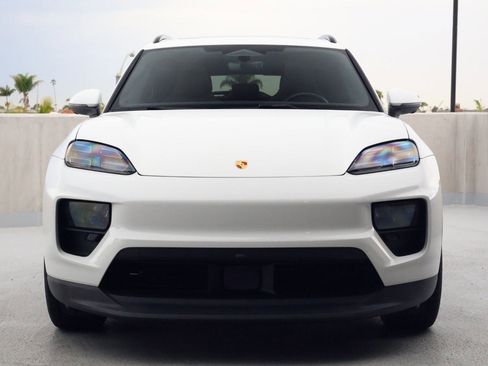 Certified 2024 Porsche Macan 4 Electric image 6