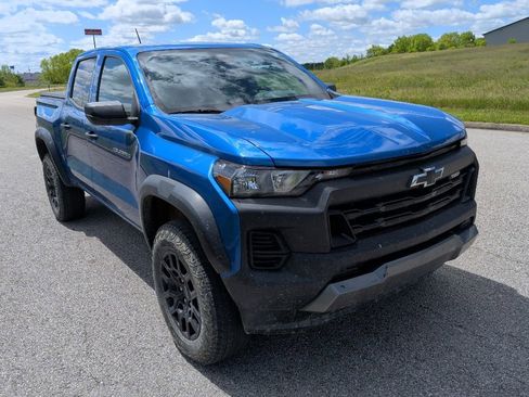 Used 2023 Chevrolet Colorado Trail Boss w/ Advanced Trailering Package AWD/4WD image 2