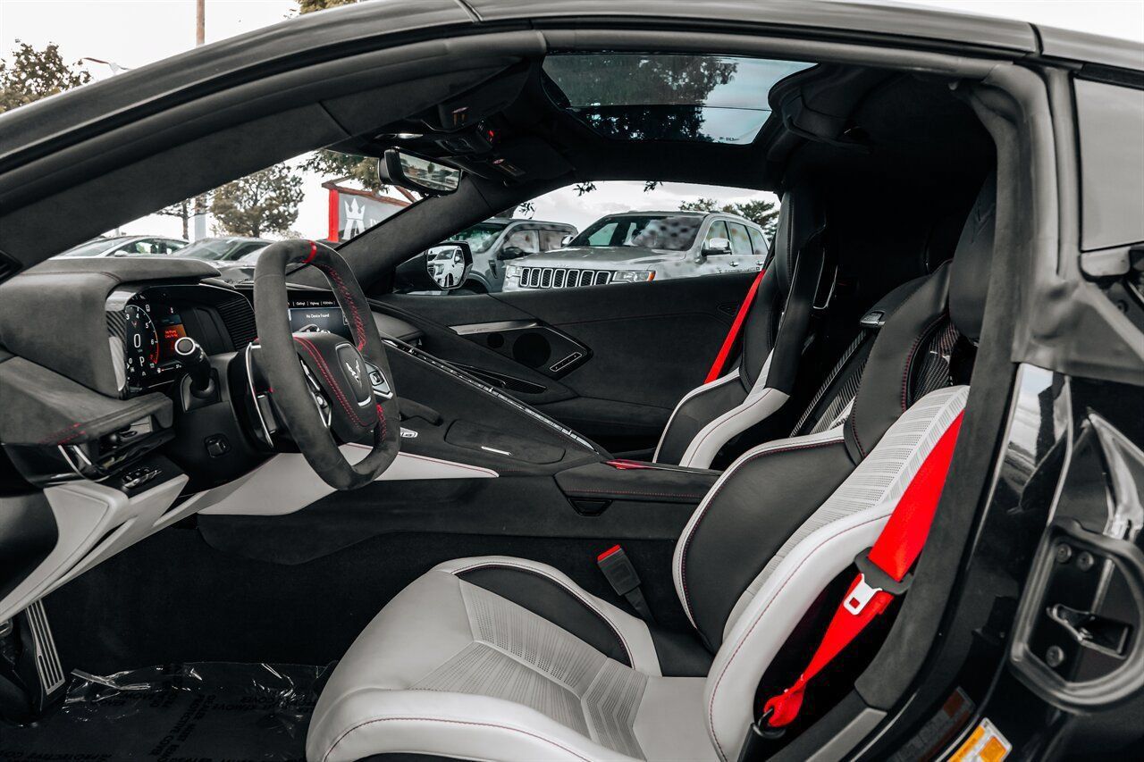 Used 2023 Chevrolet Corvette Stingray Premium Cpe w/ Z51 Performance Package RWD image 21