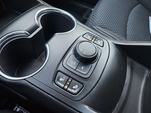 Certified 2022 GMC Terrain SLE w/ Driver Convenience Package image 28