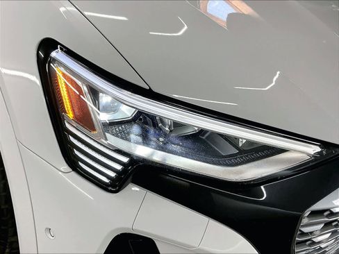 Certified 2024 Audi Q8 e-tron Premium Plus w/ Premium Plus Package image 31