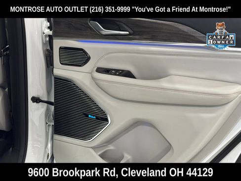 Used 2023 Jeep Grand Cherokee Overland AWD/4WD image 46