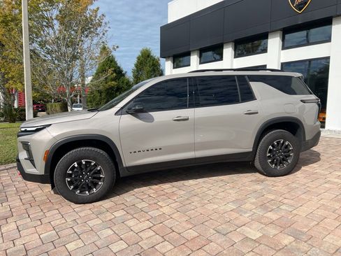 Used 2026 Chevrolet Traverse Z71 image 3