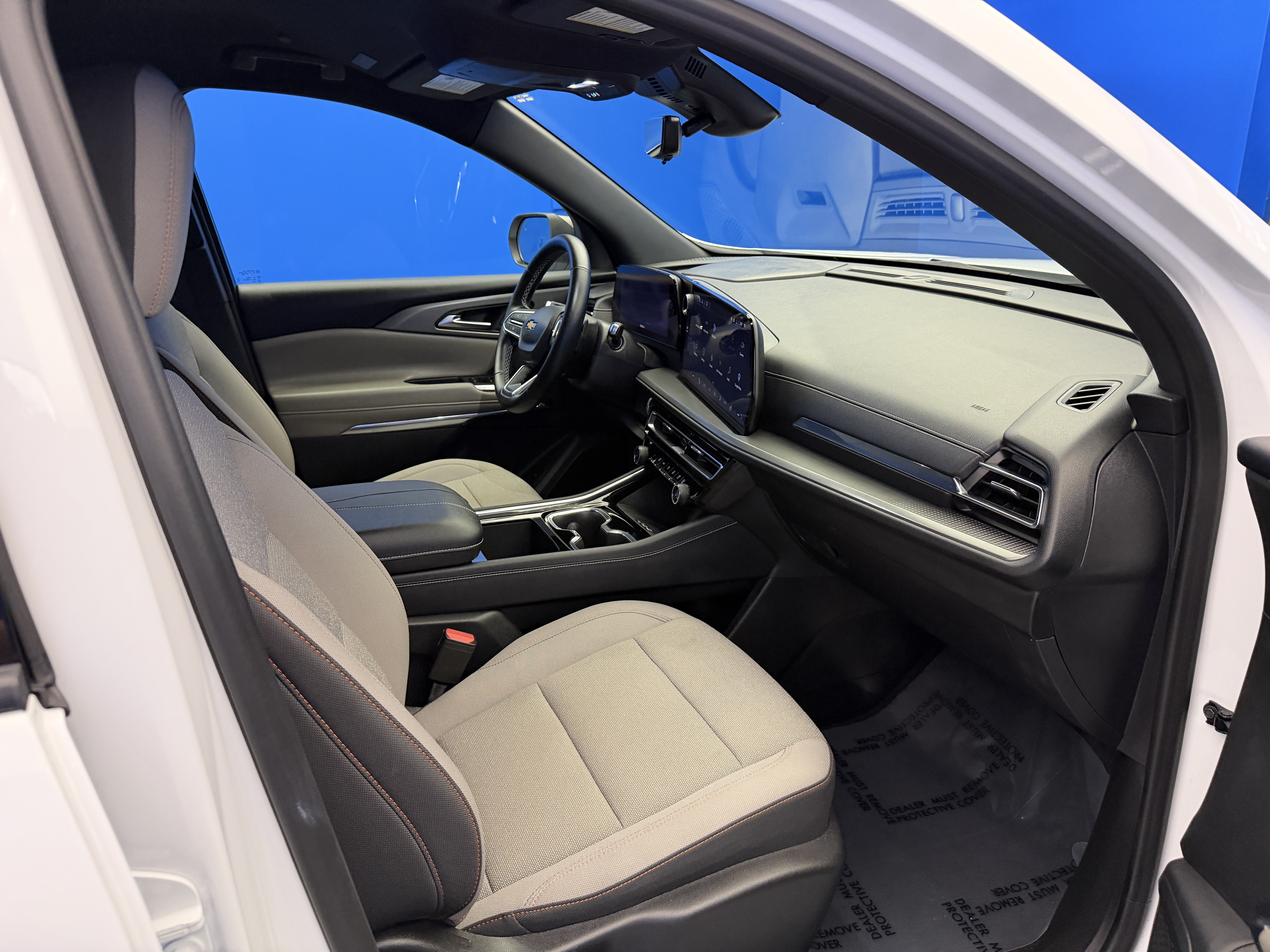 Used 2026 Chevrolet Traverse LT w/ Driver Confidence Package FWD image 27