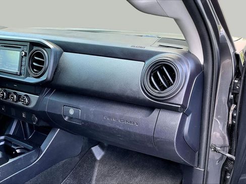 Used 2019 Toyota Tacoma SR AWD/4WD image 19