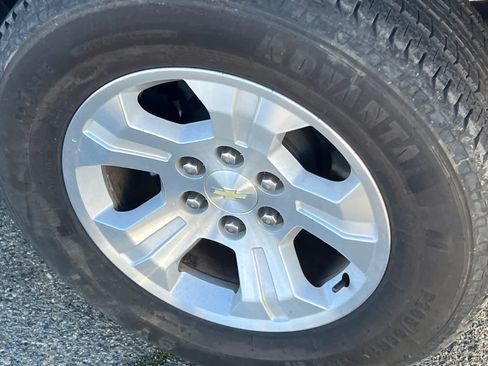 Used 2018 Chevrolet Silverado 1500 LT w/ All Star Edition image 18